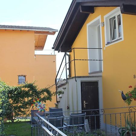 Casa Gialla Gordola Zimmer foto