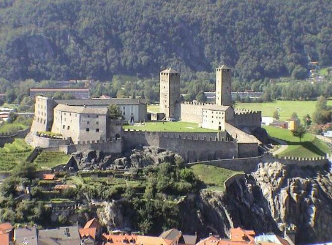 Casa Gialla Gordola Exterior foto